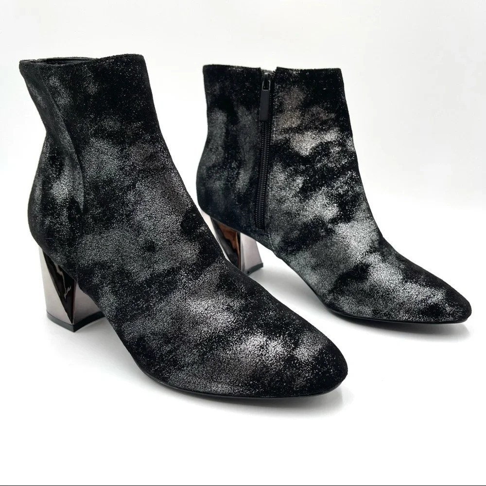 Kendall & Kylie Hadlee Metallic Ankle Heeled Booties size 8 NWOB
